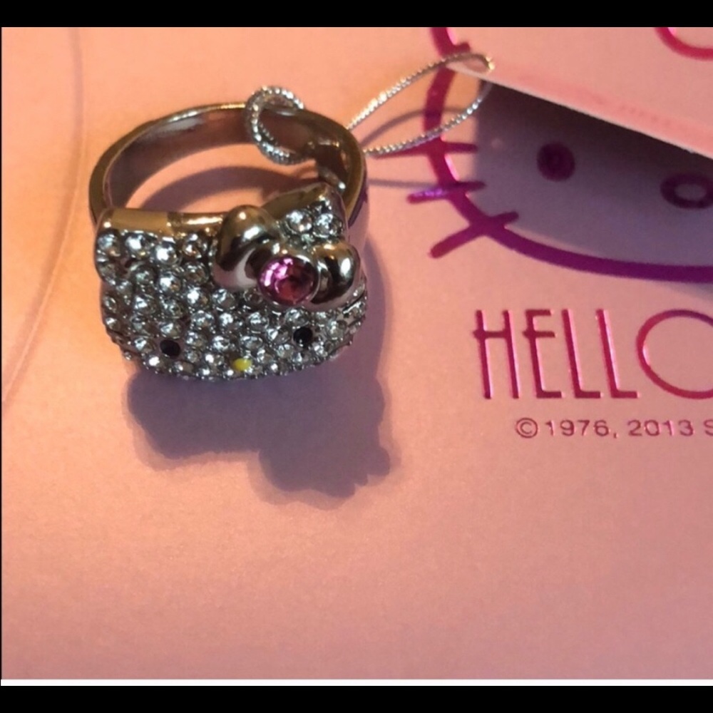 Hello kitty ring